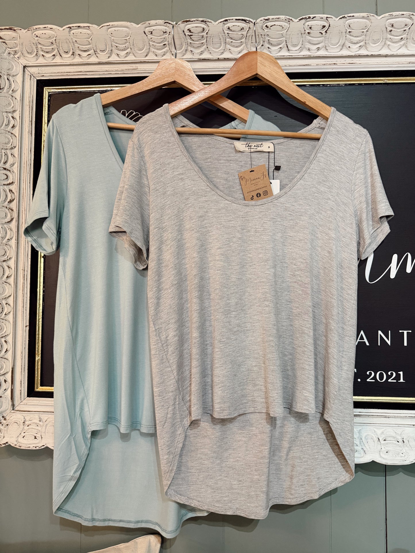 SCOOP NECK BRALETTE TEE