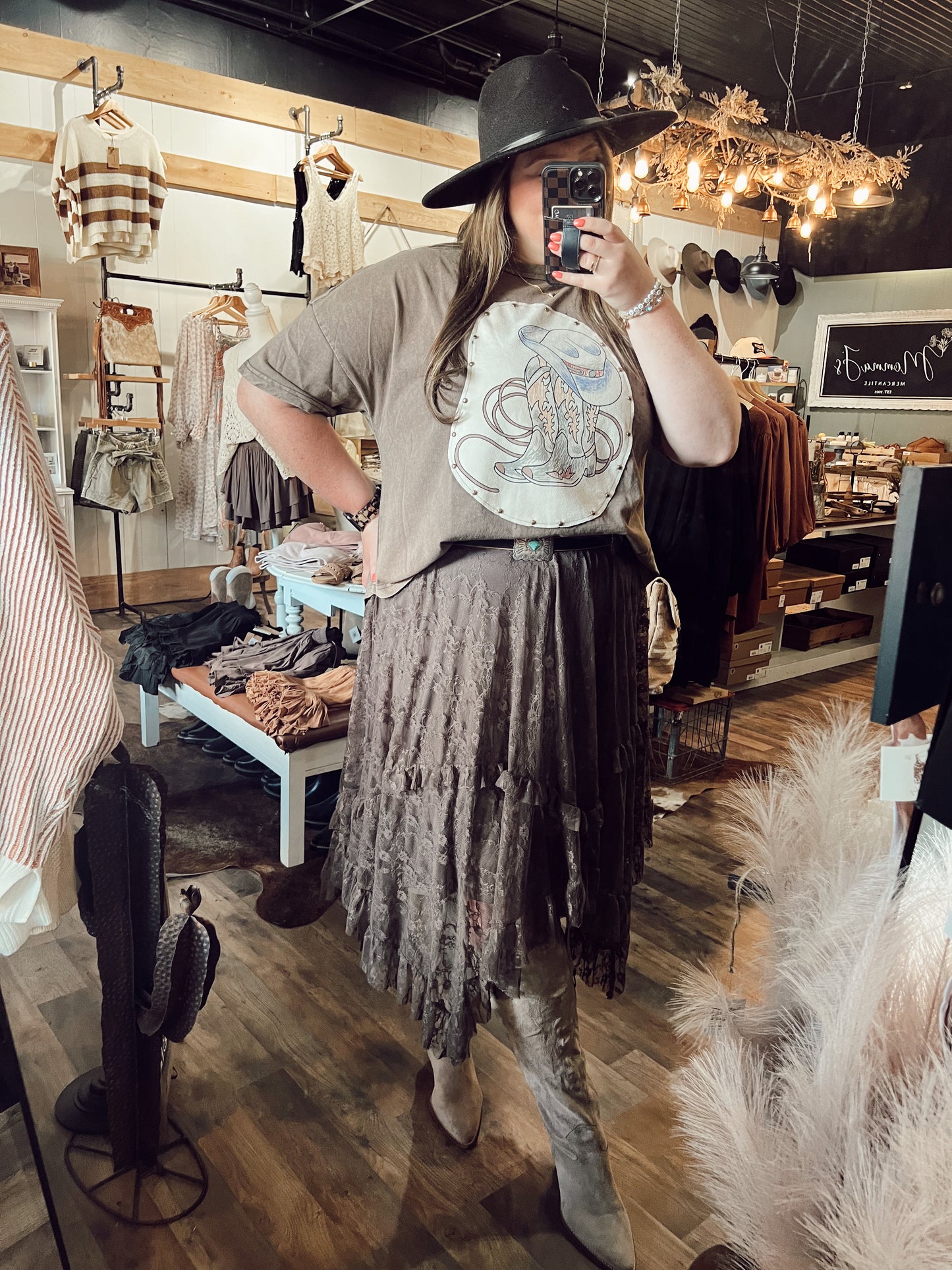 LARIAT LACE SKIRT