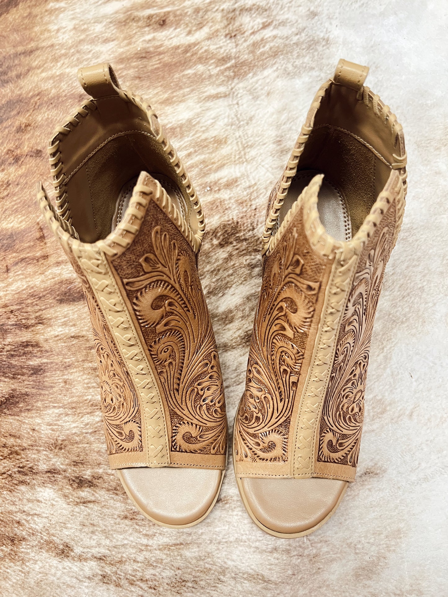 CHEYENNE HAND TOOLED HEELS