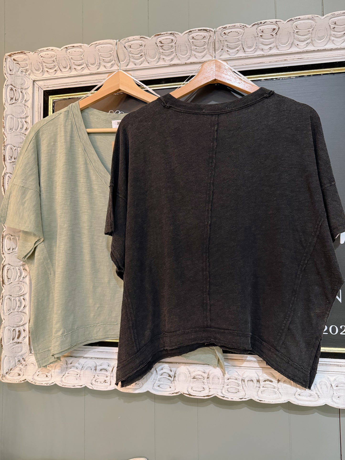LAZY SUNDAY V-NECK TOP