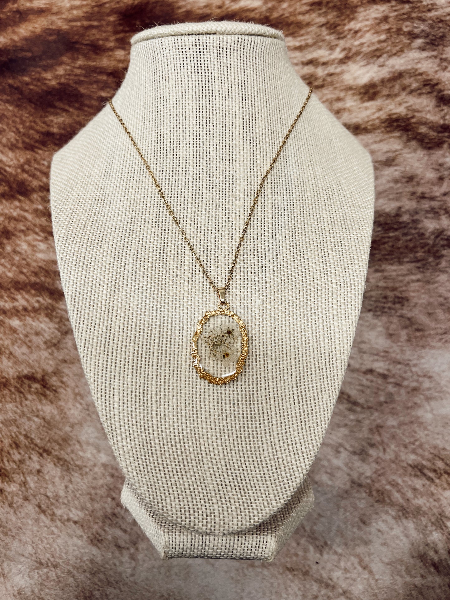 PRESSED FLOWER NECKLACE