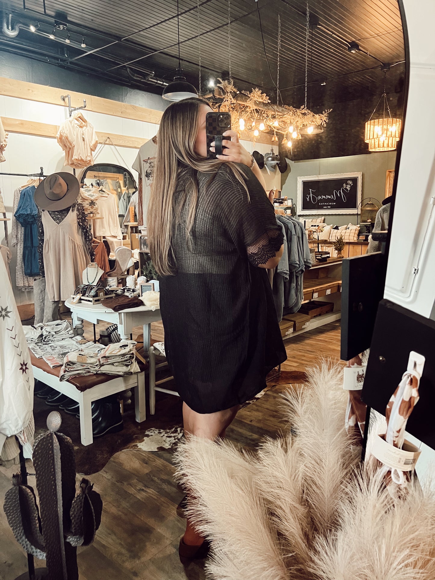 SCALLOP LACE KIMONO: BLACK