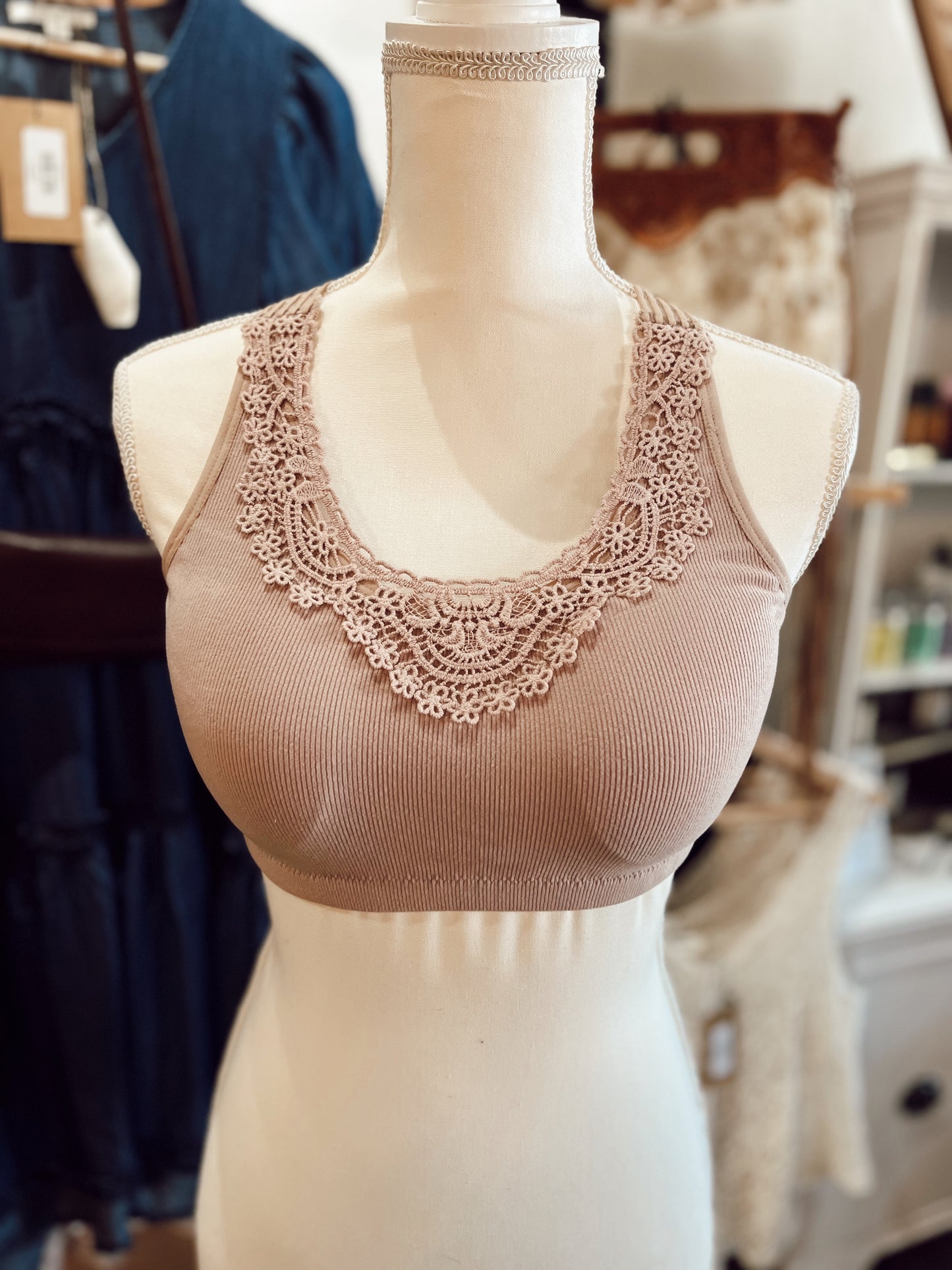 LUNA LACE BRALETTE