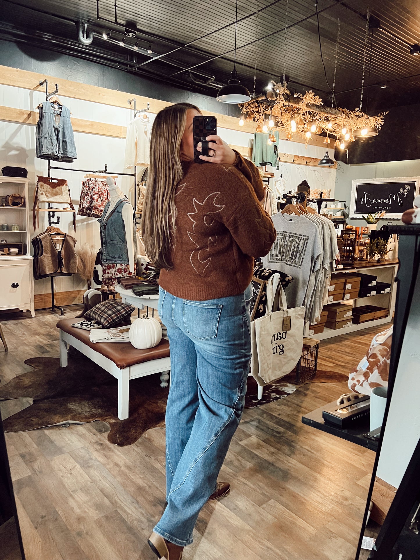 ASYMMETRIC SEAM STRAIGHT LEG