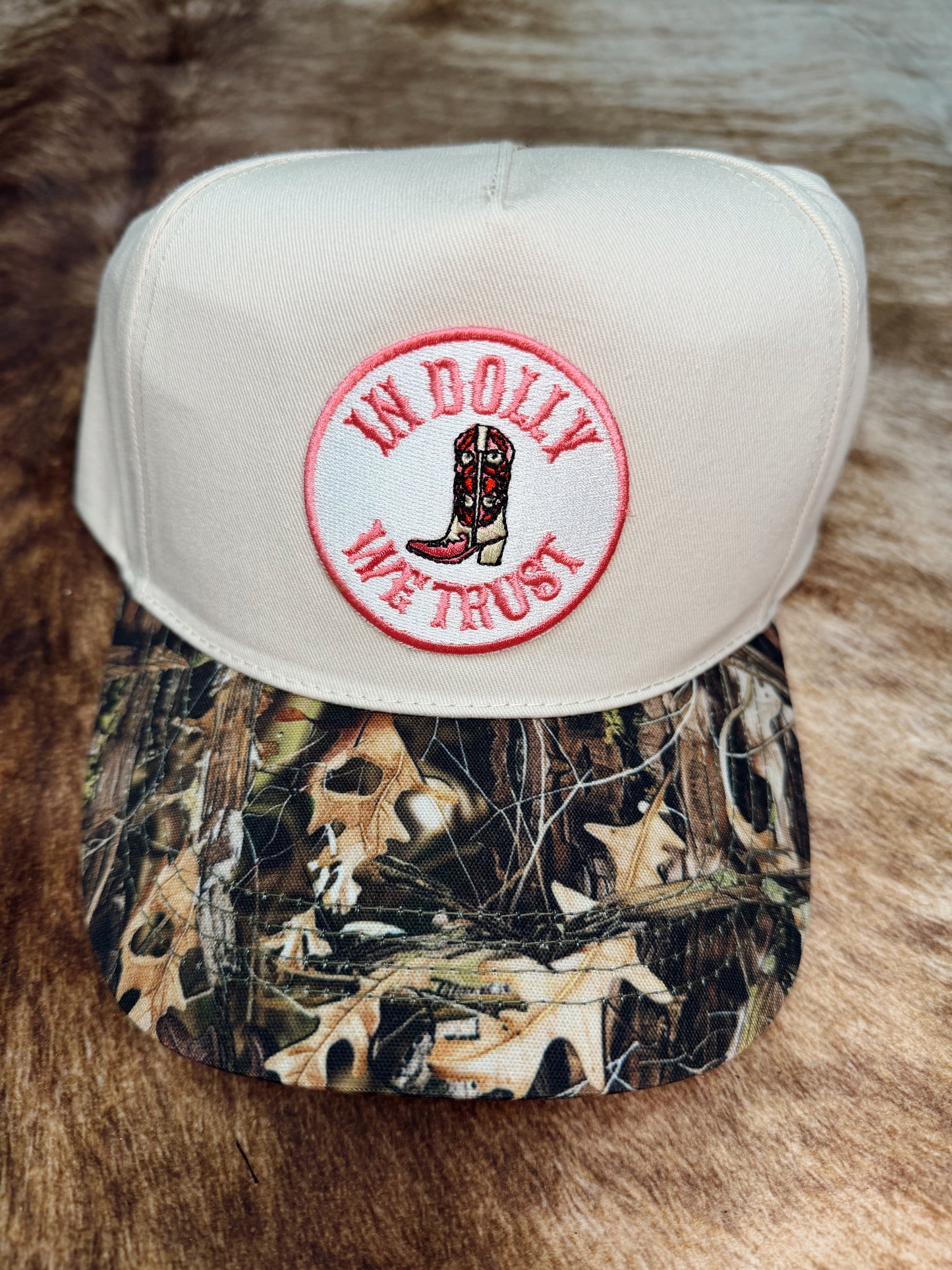 IN DOLLY WE TRUST TRUCKER: CAMO