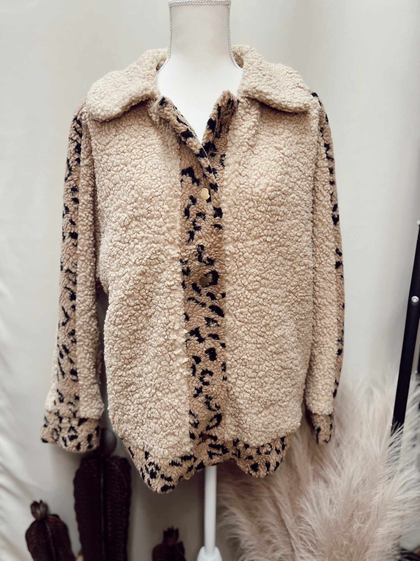 LEOPARD SHERPA COAT