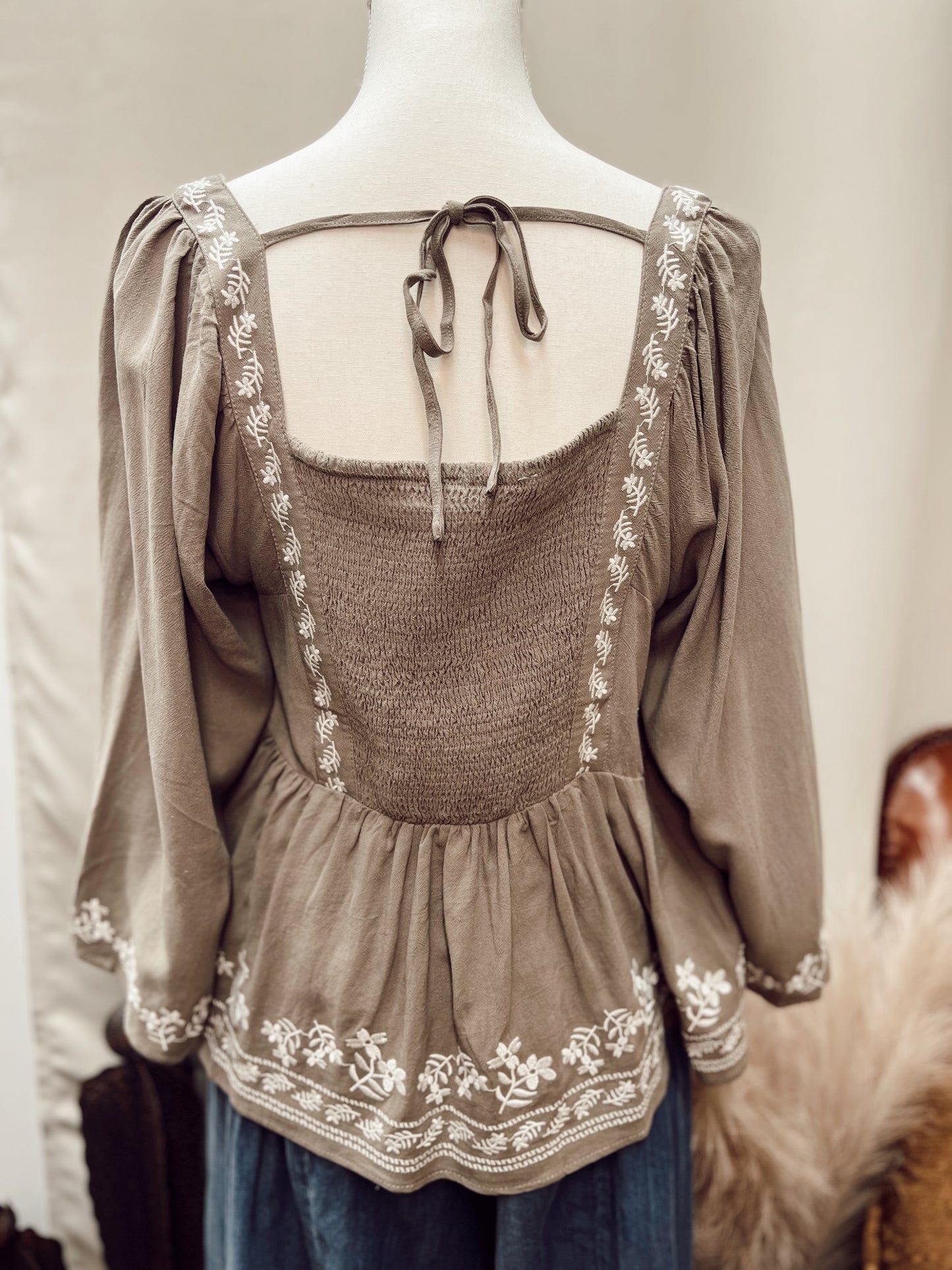 WILDFLOWERS SQUARE NECK TOP: OLIVE GREY