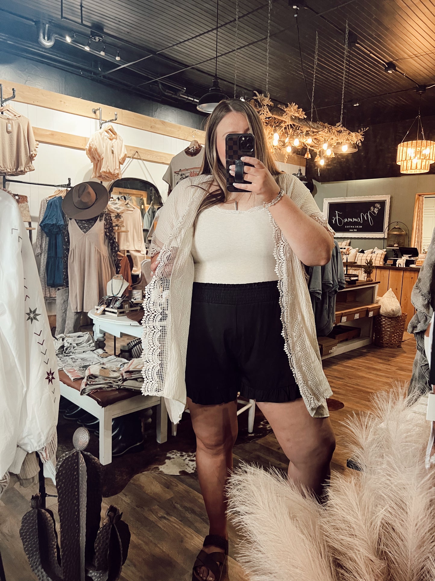 RUFFLED HEM HIGH WAIST SHORTS
