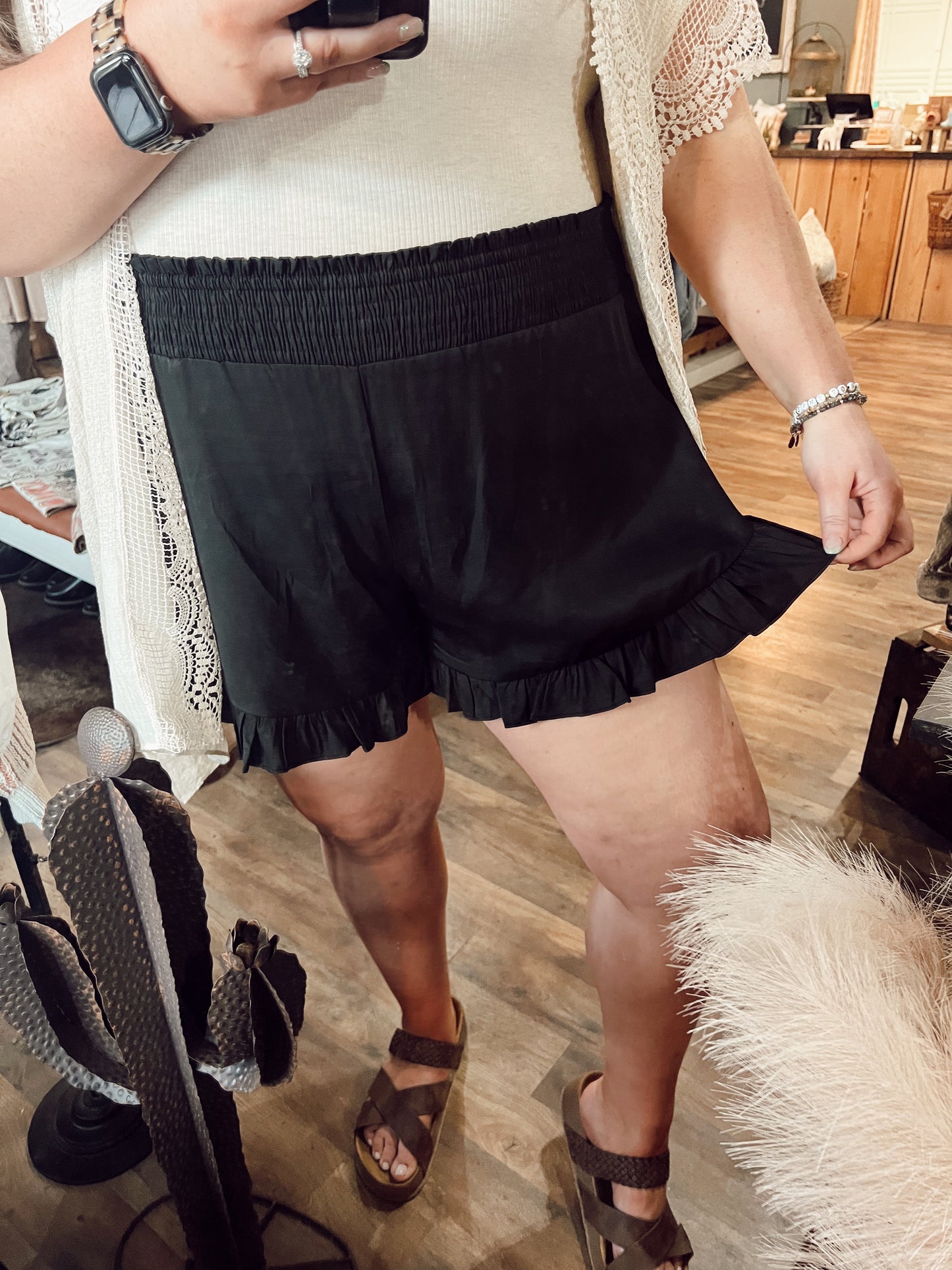 RUFFLED HEM HIGH WAIST SHORTS