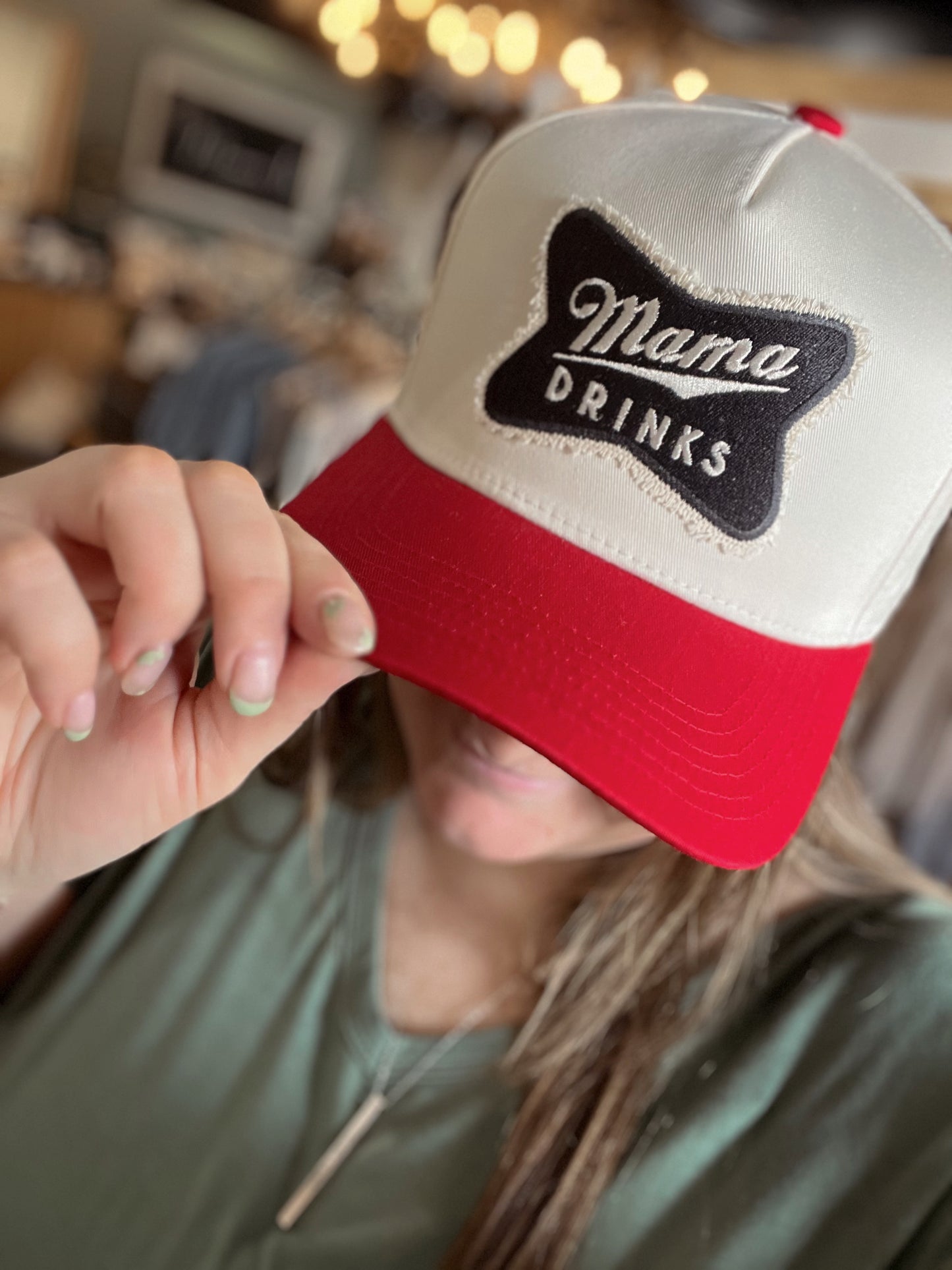 MAMA DRINKS TRUCKER HAT