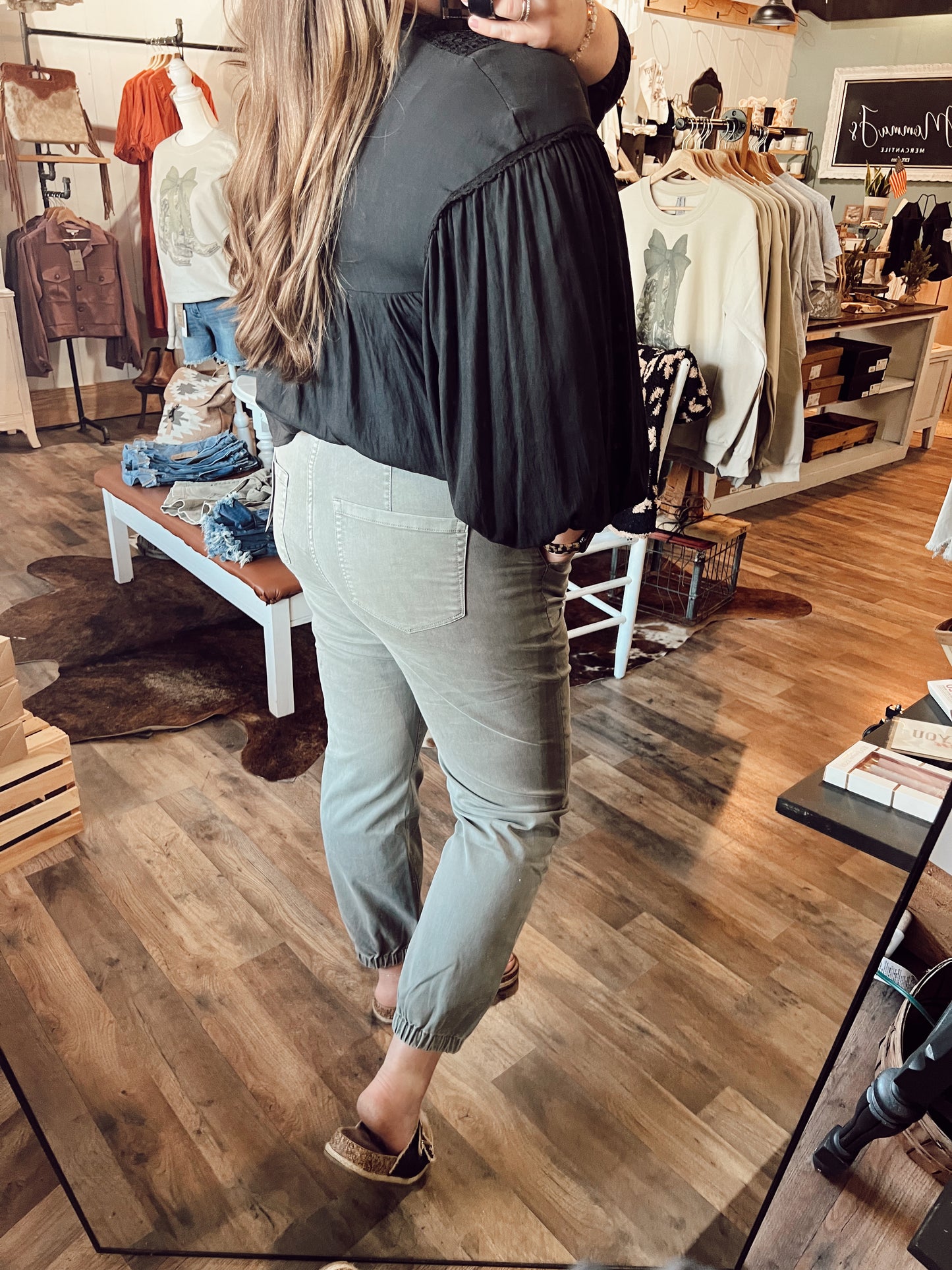HIGH RISE JOGGER CROP: ASH GREY