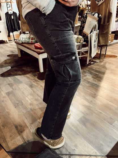 MID RISE CARGO STRAIGHT JEANS