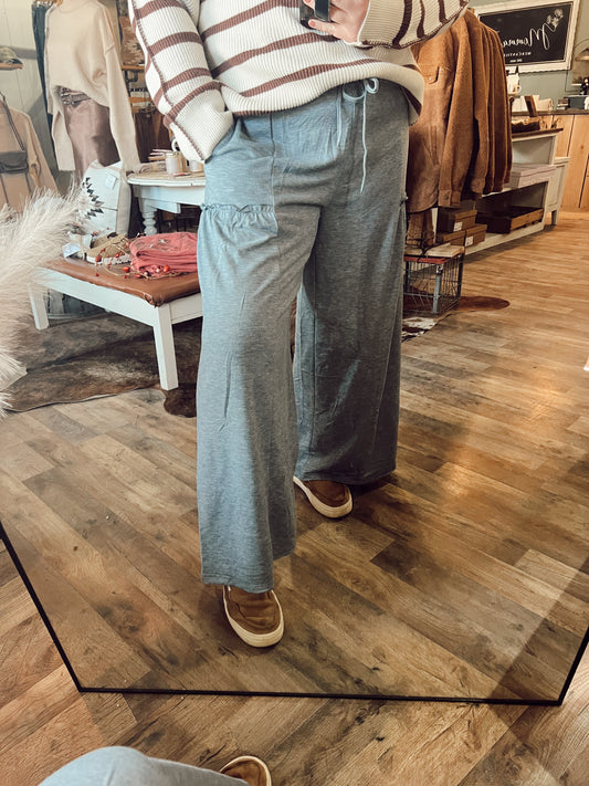 SIDE FRILL WIDE LEG PANT
