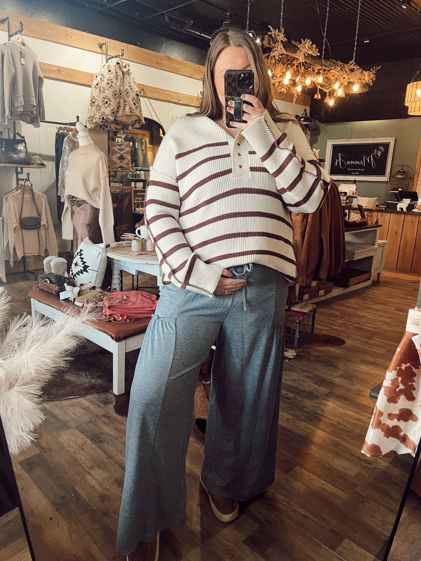 HENLEY BROWN STRIPED SWEATER