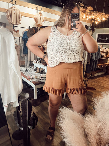 CAMEL RUFFLE HEM SHORTS