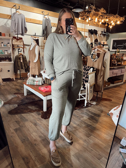 JOGGER LOUNGE SET: PINE