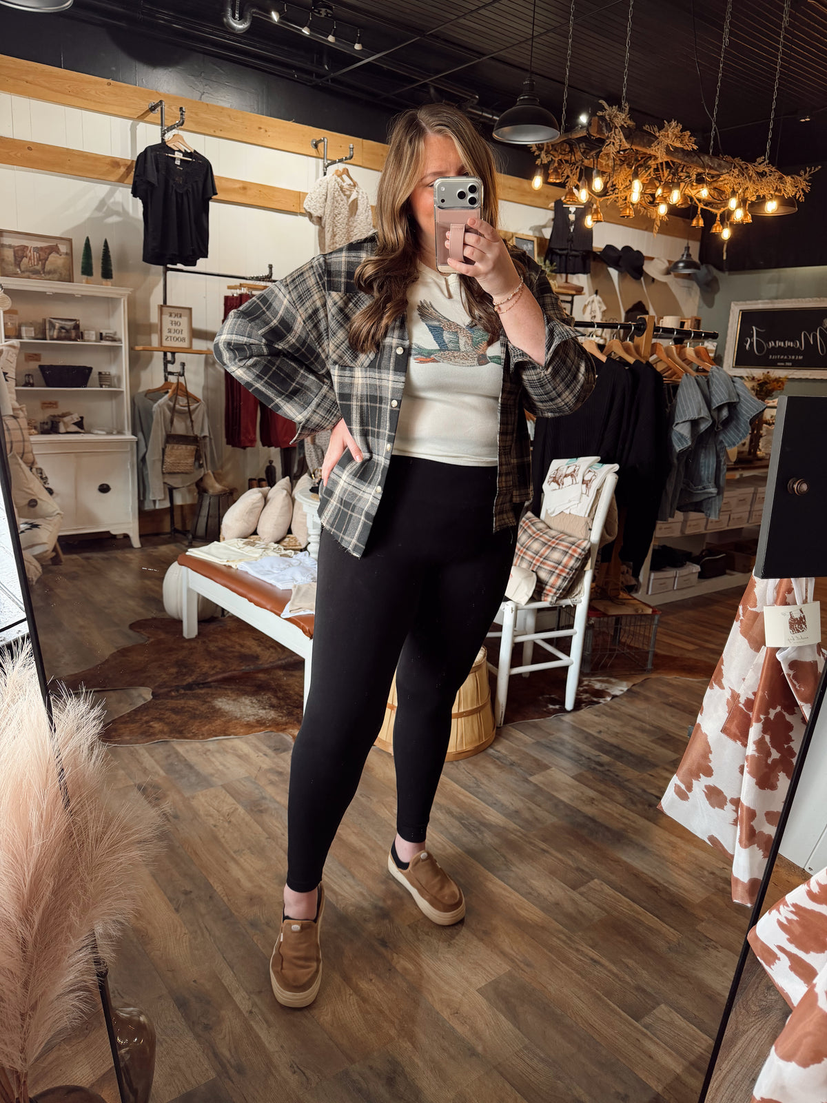 FLANNL SEASON: BLACK & TAN