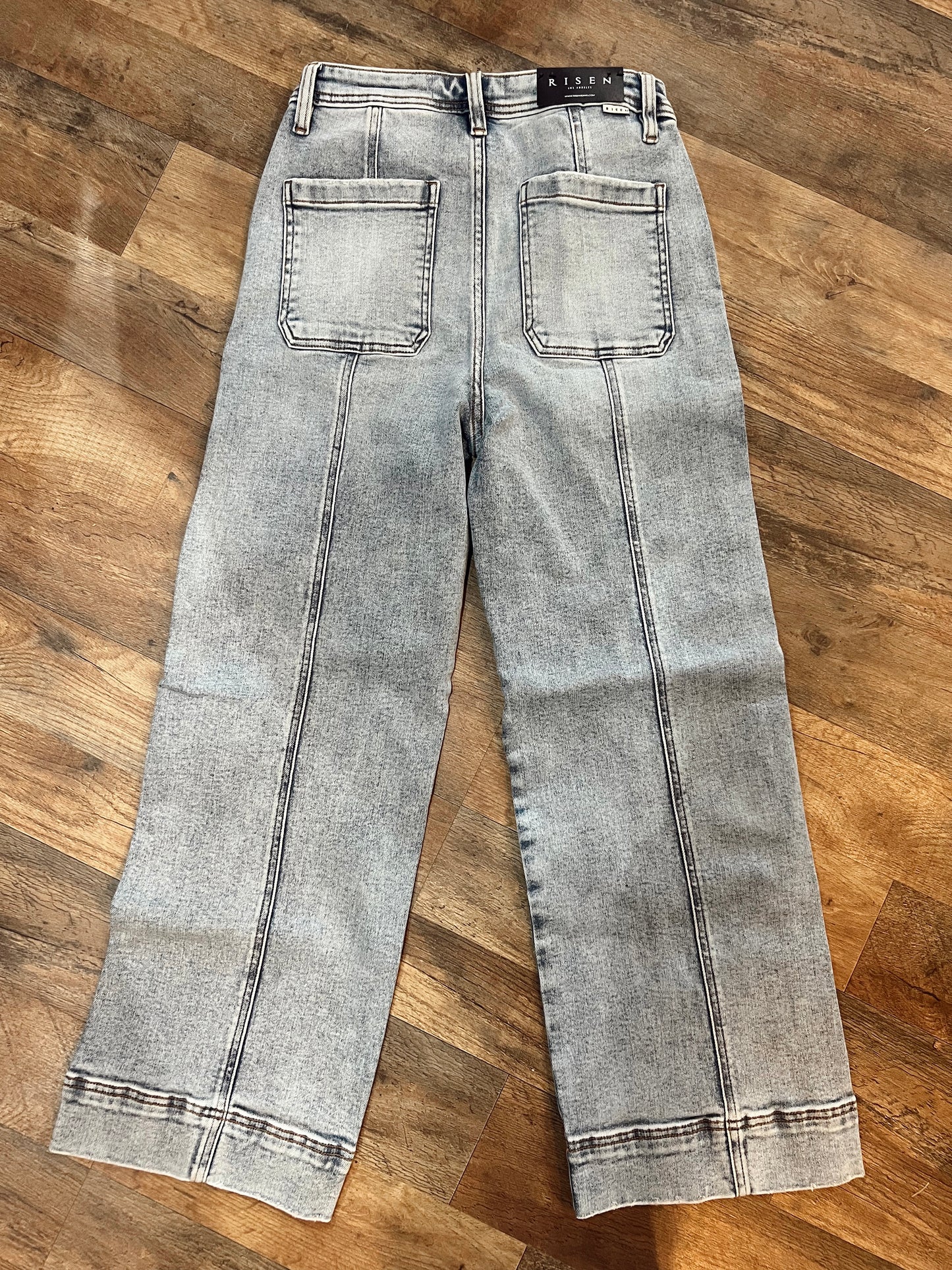 RISEN: FRONT SEAM CROP JEAN