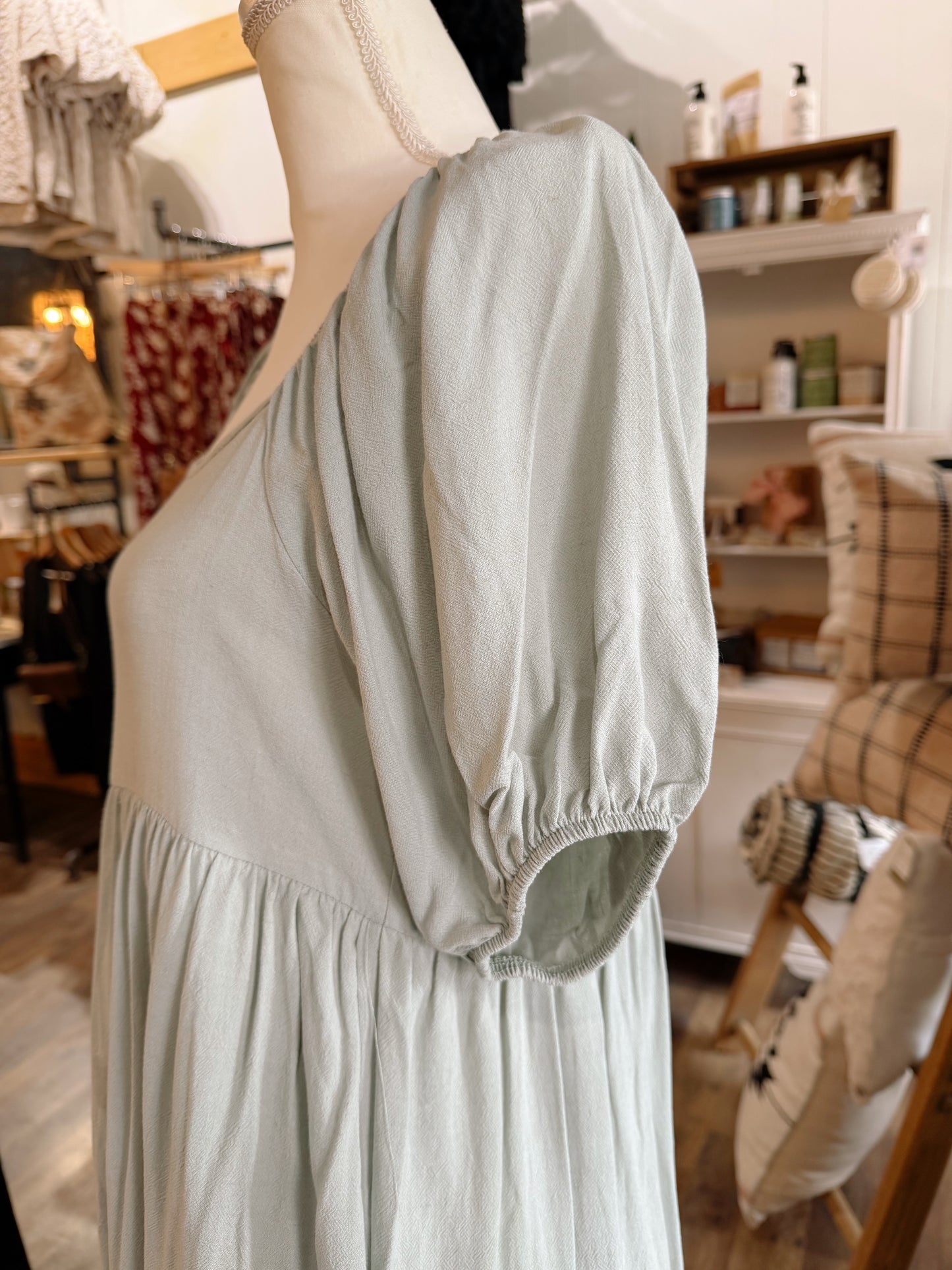 MILLIE PUFF SLEEVE MIDI DRESS