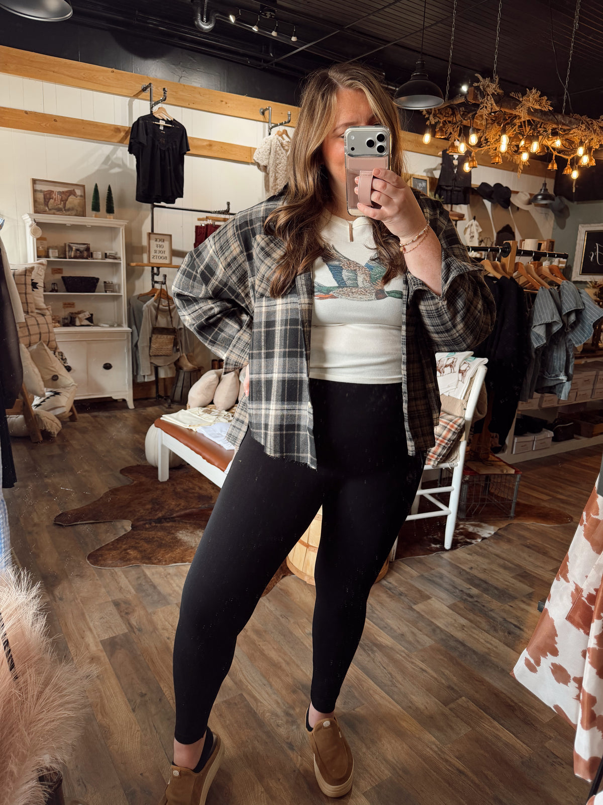 FLANNL SEASON: BLACK & TAN