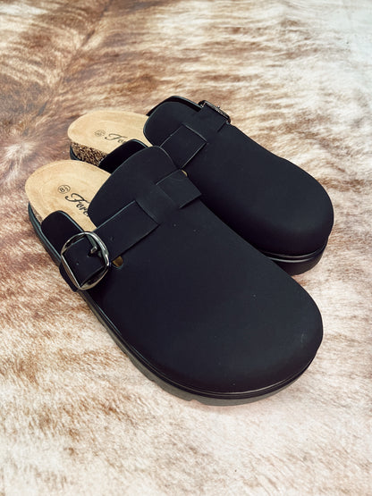PLATFORM CLOGS: TAN & BLACK