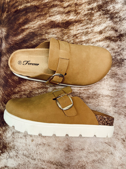 PLATFORM CLOGS: TAN & BLACK