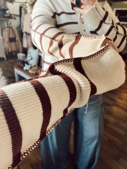 HENLEY BROWN STRIPED SWEATER