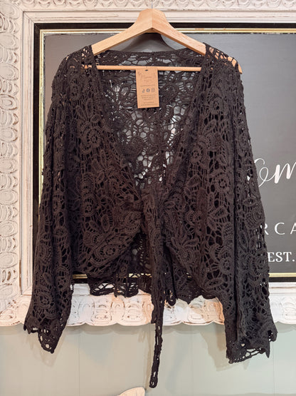 CROCHET FLORAL KIMONO WRAP