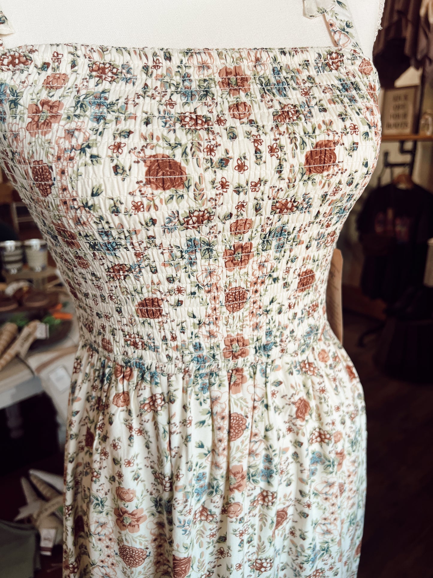 THE WALLFLOWER DRESS