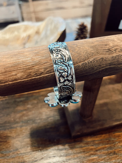 PETAL STONE CUFF