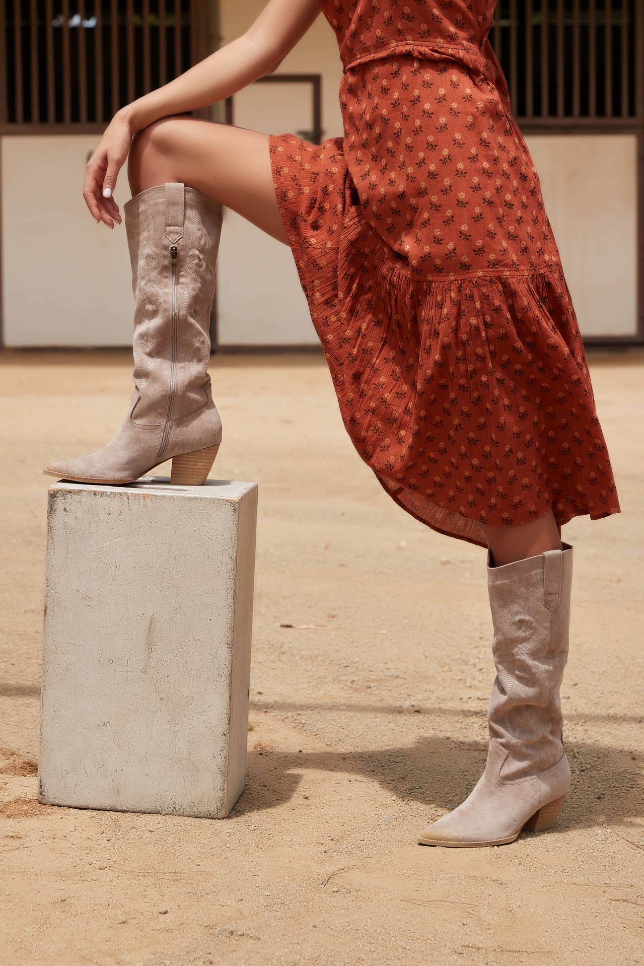 EMBROIDERED WESTERN LONG BOOTS