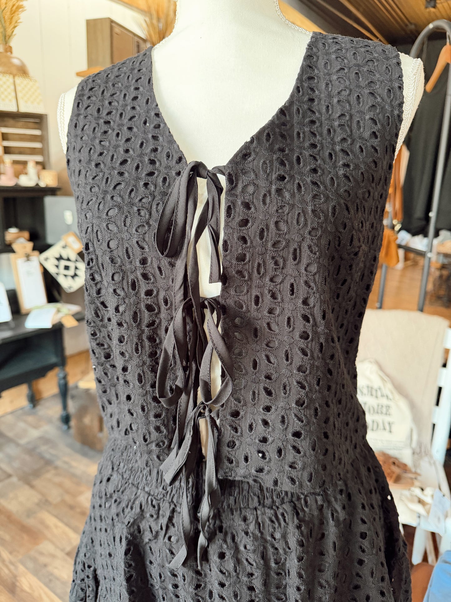 KACEY EYELET SET
