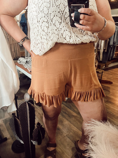 CAMEL RUFFLE HEM SHORTS