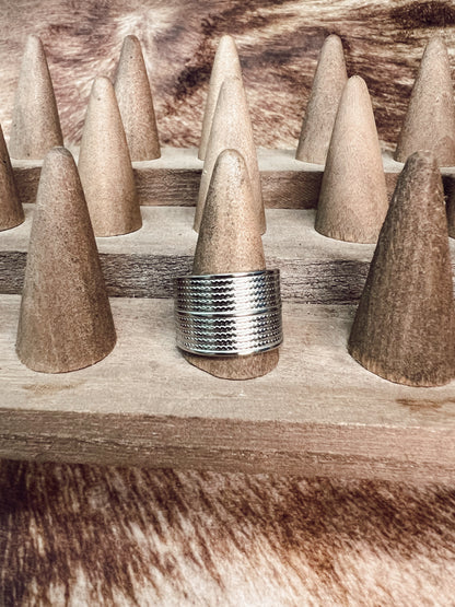 LUXE SILVER TEXTURE RING