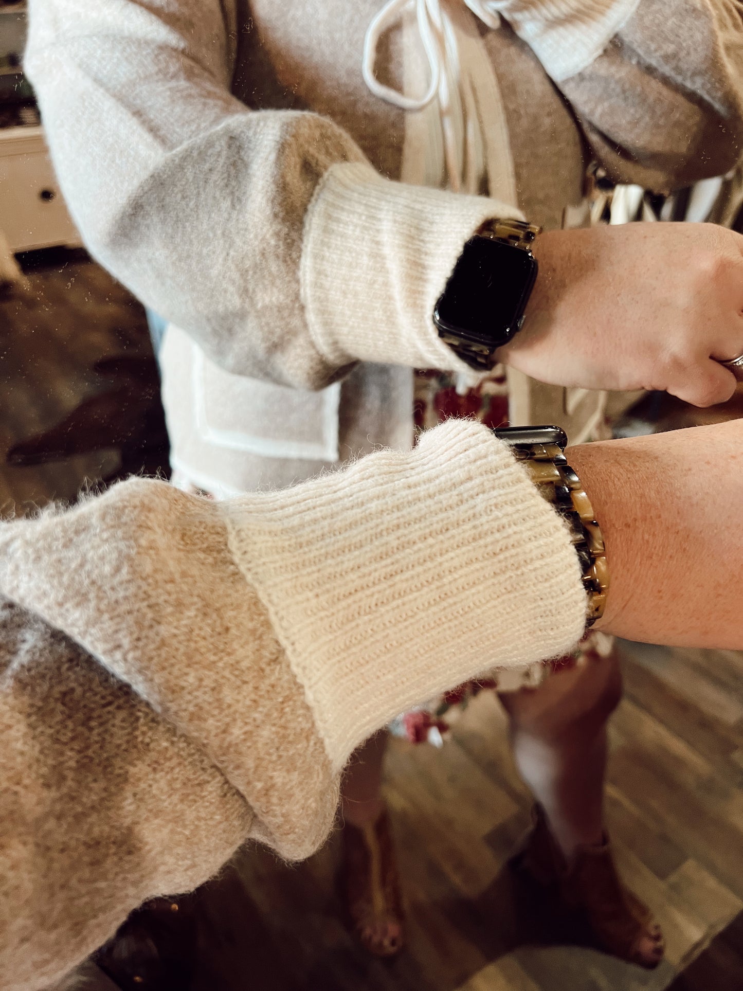 HEARTH BOW CARDIGAN