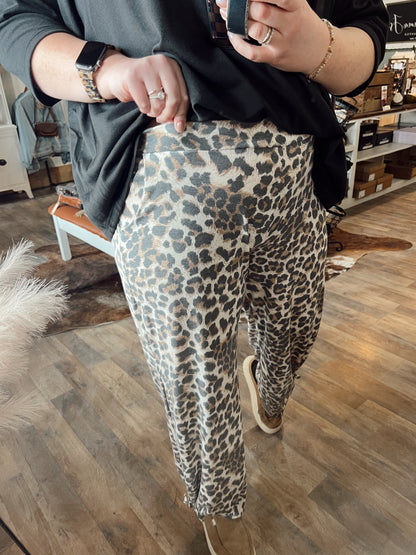 SIDE SPLIT ANKLE TIE LEOPARD PANTS