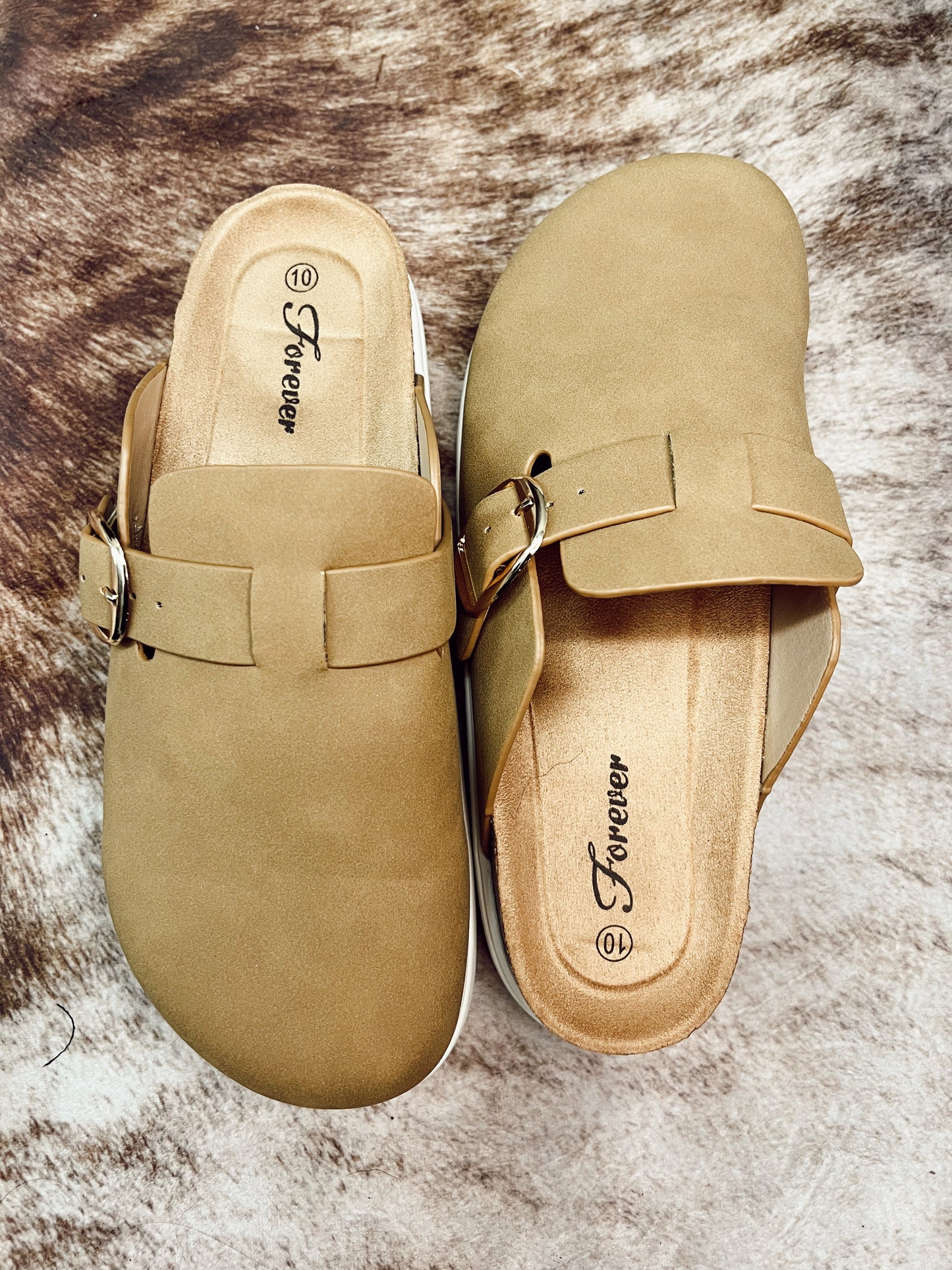 PLATFORM CLOGS: TAN & BLACK
