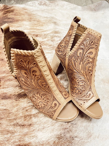 CHEYENNE HAND TOOLED HEELS