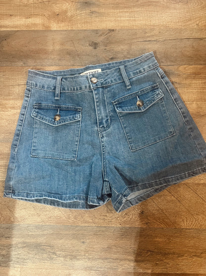 FLAP POCKET DENIM SHORTS
