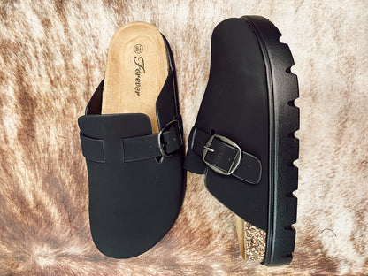 PLATFORM CLOGS: TAN & BLACK