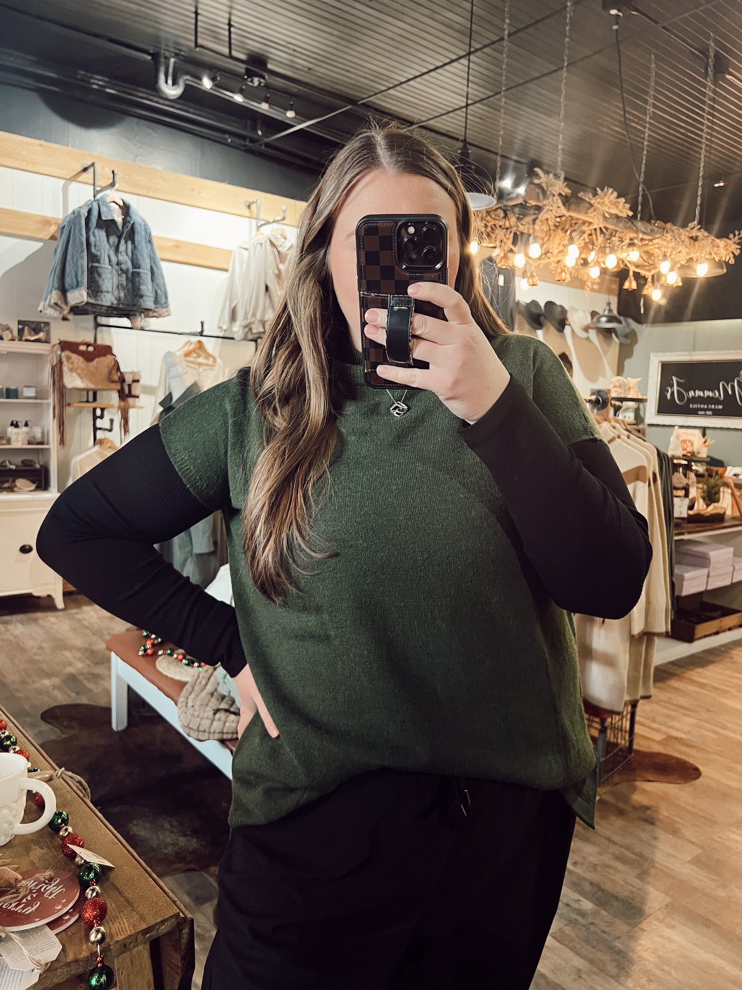 MOCK NECK SWEATER VEST