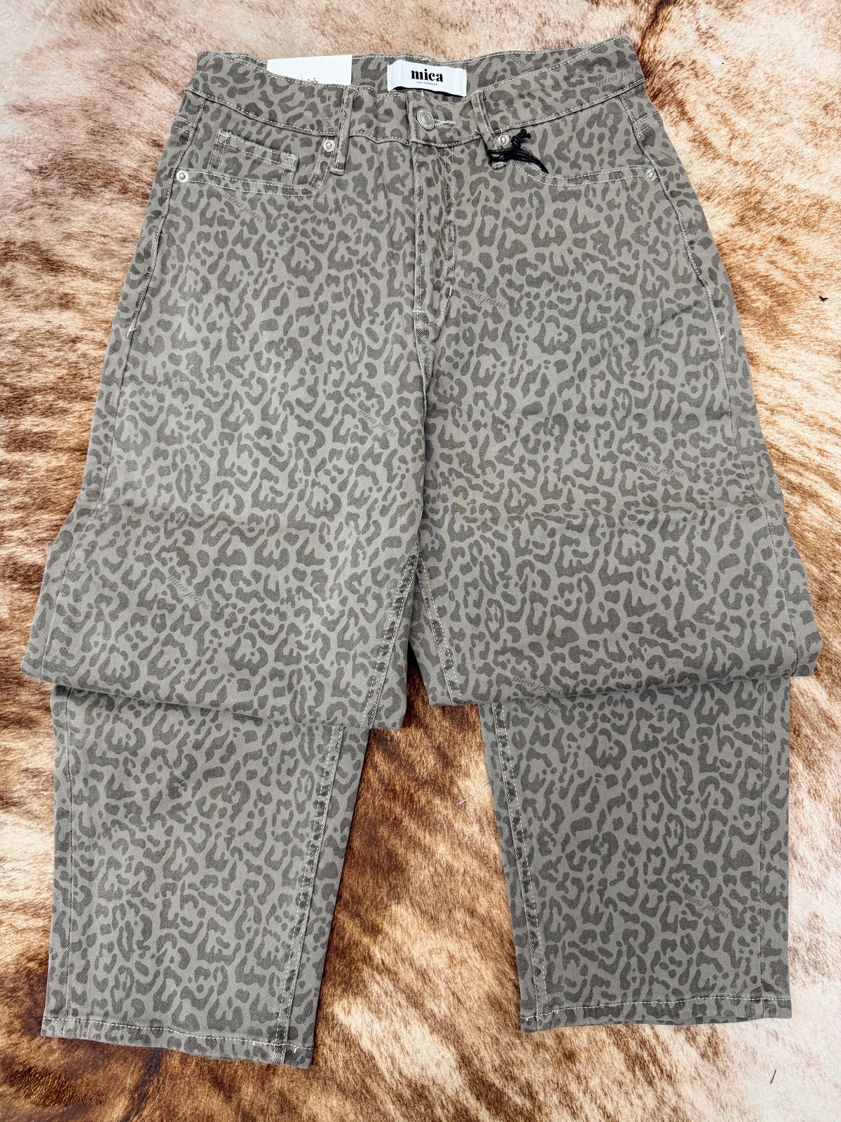 LEOPARD HIGH RISE STRAIGHT BARREL JEAN