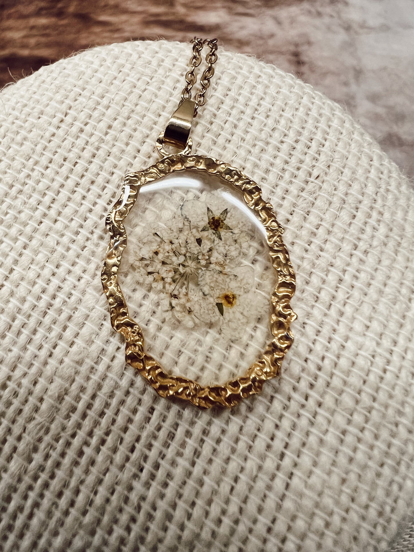 PRESSED FLOWER NECKLACE