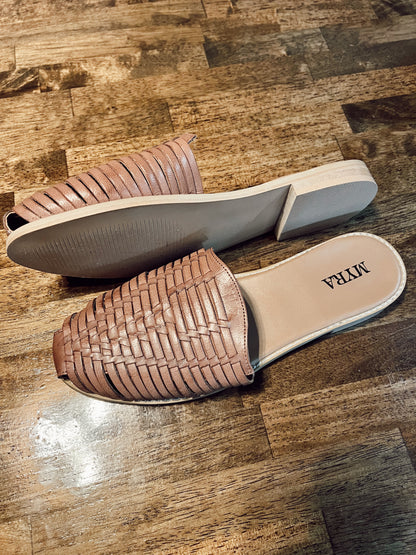 WOVEN MULE SANDAL