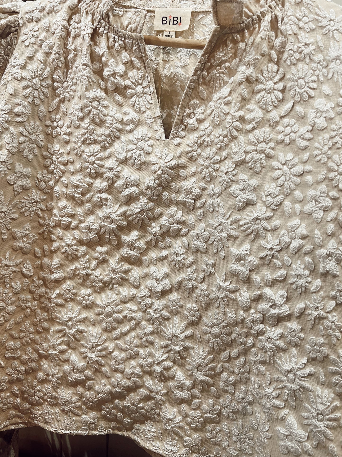 WILDFLOWER V-NECK TOP