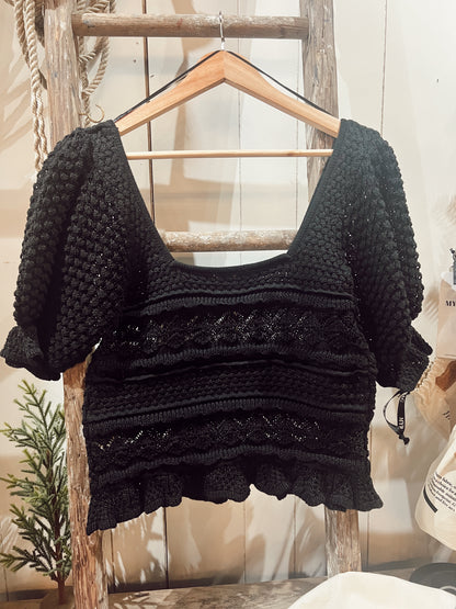PUFF SLEEVE CROCHET TOP