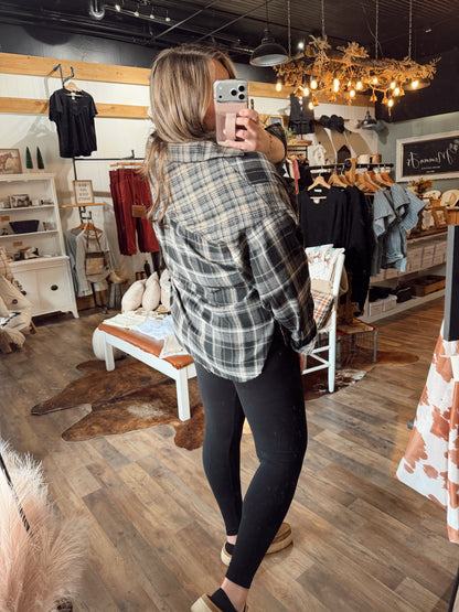 FLANNL SEASON: BLACK & TAN