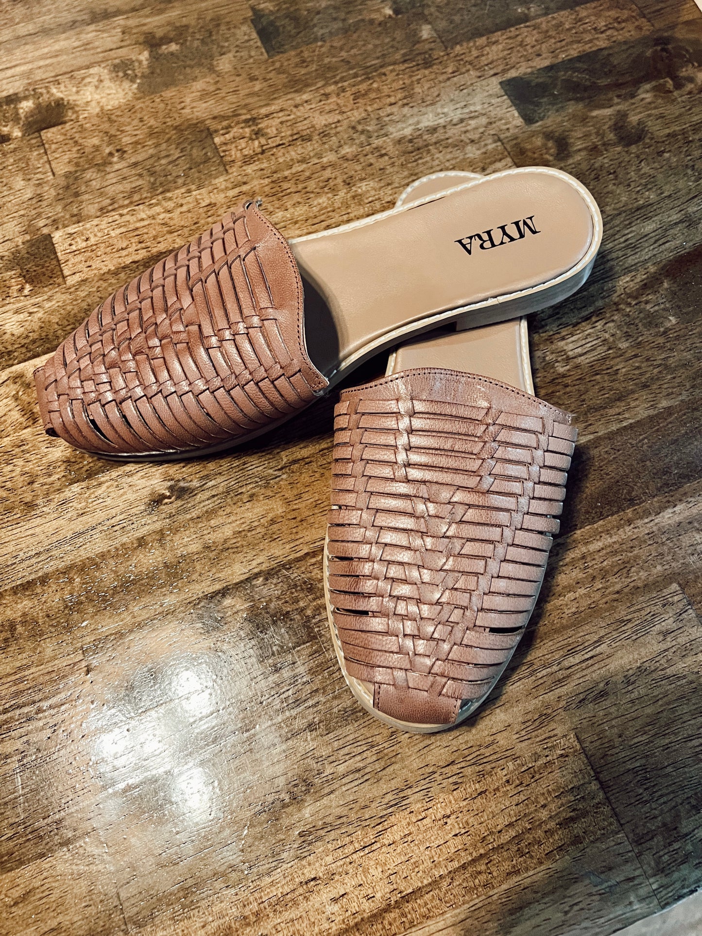 WOVEN MULE SANDAL