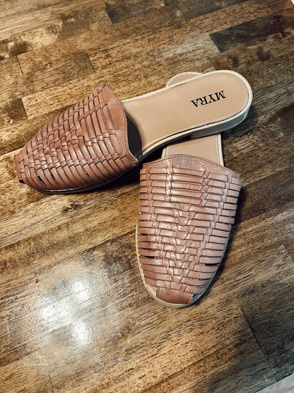 WOVEN MULE SANDAL