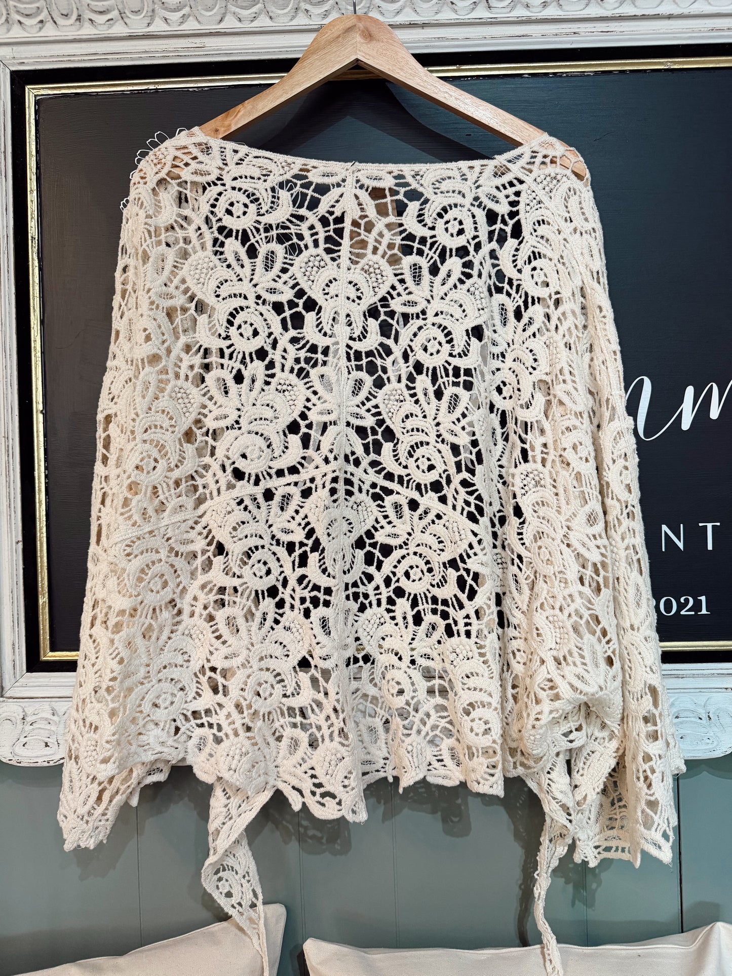CROCHET FLORAL KIMONO WRAP